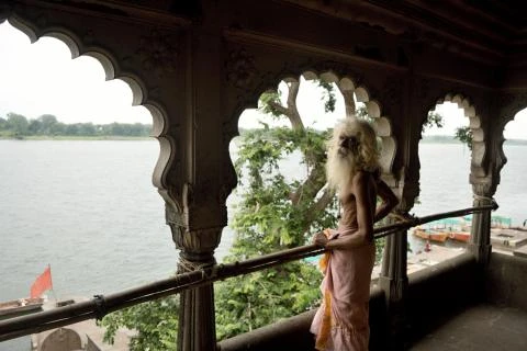 Maheshwar a Narmada parikrama - balkon nad řekou