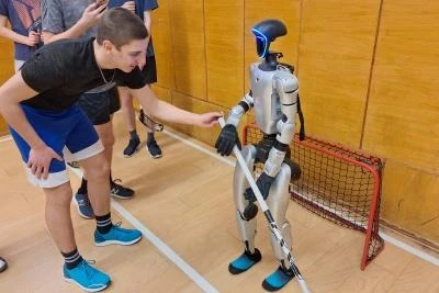 Roboti a lidé