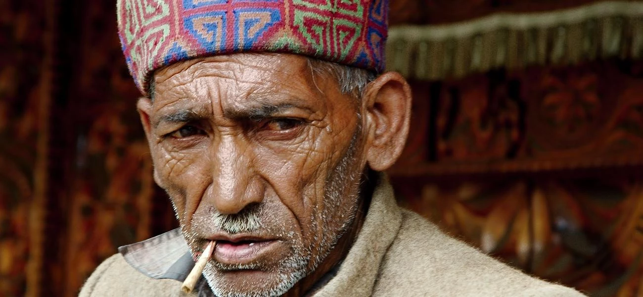 Vesničan z Malany, izolované vesnice v indickém Himálaji